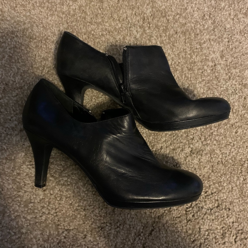 ALEX MARIE Leather Ankle Bootie